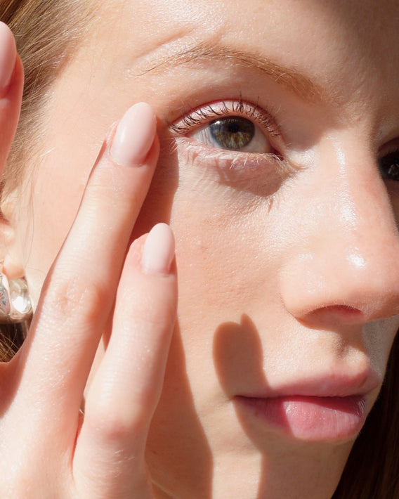 crema con arándano para labios y ojos