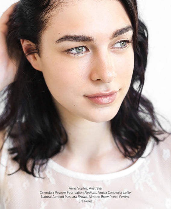 Gran Gama de Tonos Cruelty Free Makeup Marca Ere Perez Lápiz de Cejas con Cepillo